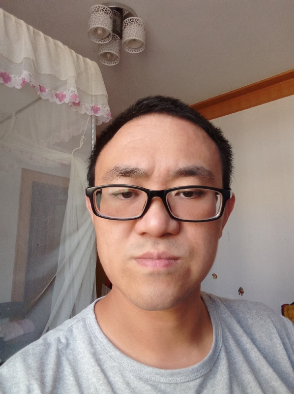 小涨常鸿的第一张照片--大理蓝颜知己交友网